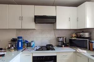 Townhouse For Sale in Mondeor