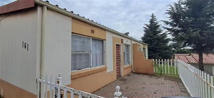 Townhouse For Sale in Ridgeway