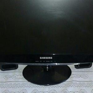  PC monitor Acer and samsung screen.