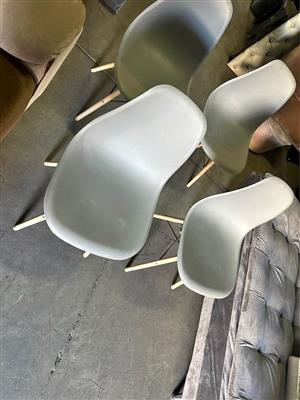 4 chairs 