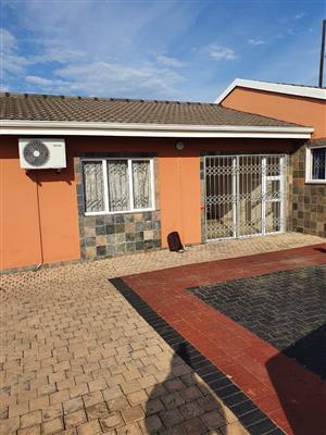 UPMARKET  1 BEDROOM OUTBUILDING APARTMENT FOR RENT IN NEWVALE, RYDALVALE, PHOENI