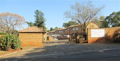 Townhouse For Sale in Meredale