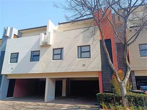 Upmarket townhouse for rent