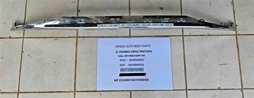 Toyota Fortuner 2015 - 2017 Chrome Tailgate Trim Line Strip