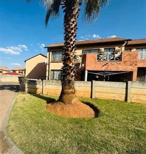 House For Sale in Mondeor