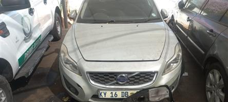 VOLVO C30 1.6 TD MANUAL STRIPPING FOR SPARES