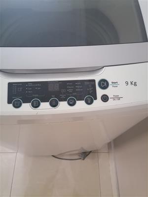 9kg washing machine Whirlpool frontloader 