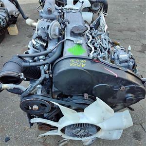 Mitsubishi 4D56 Èngine Excellent condition Start up guarantee Low mileage