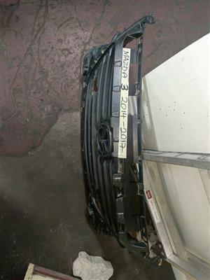 2014 MAZDA 3 GRILL