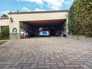 House For Sale in Bloubosrand