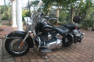 Harley Davidson Herititage Softail with New Selfloading Trailer