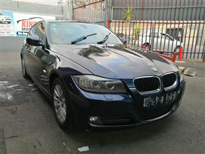 2010 BMW 320I  