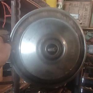 Valiant 13 inch wheel cap