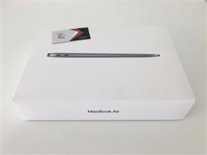 Macbook Air 2020 Core i5 13inch Retina 8GB Ram 512GB SSD. In Box with accessorie