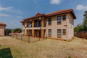 Renovated 2 Bedroom, 2 Bathroom Unit in Secure Complex – Ideal Location!