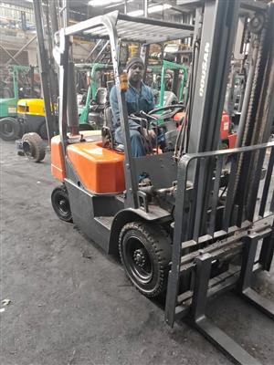 Used 2.5 ton Doosan Diesel Forklift 