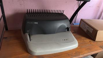 GBC DocuBind P100 Heavy Duty Manual Comb Binding Machine