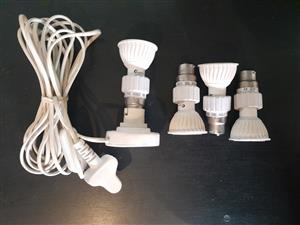 White Redisson lamp holder set with a 5 m cable and 3 spare globes