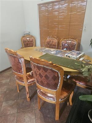 Dining table with 6 chairs 