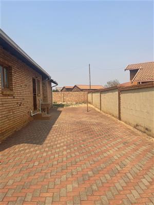 3bed 2bath house at Hospital View. Tembisa up for Rental 