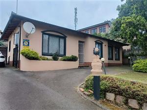 House For Sale in Orient Heights