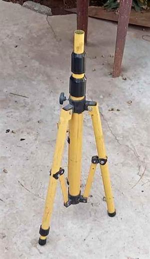 Telescopic stand.