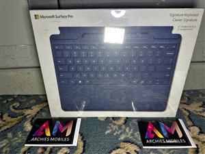 Microsoft Surface Pro 9 with 5g Microsoft SQ3 Processor 8gb Ram  SSD 128gb