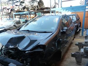 We are breaking this Renault Clio 3 Expression 5 door for spares and parts
