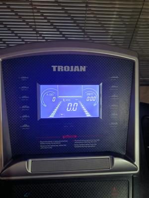 Trojan TR1000 treadmill for sale: Powers up,