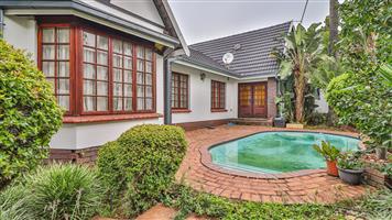 Lock up and go with no monthly levies in Bedfordview