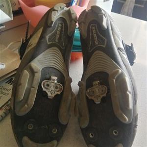 Exustar size 8 cycling shoes 