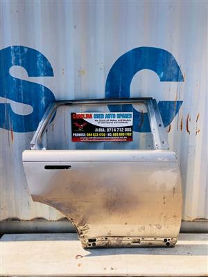 Range Rover Vogue right rear/back taking door trimming (2022)