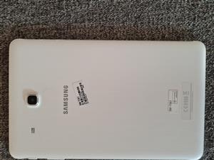  Samsung SM-T561 Tablet