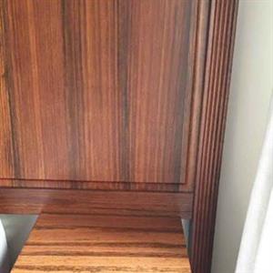 Solid hardwood 4-piece bedroom suite