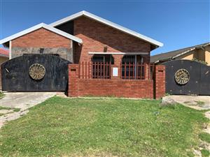 3 Bedroom home in Lolo Park