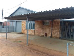 Ideally Located Warehouse – Rustenburg East End