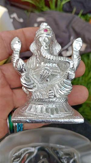 Hindu deity Lord Ganesha with moonga (red jasper)