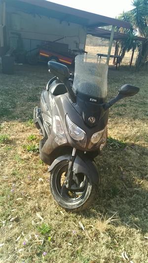 SYM GTS 300i EVO