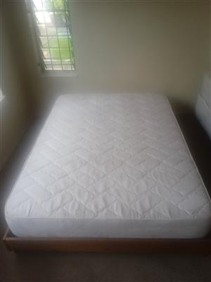 Double bed with Wood Base - Cosmos 