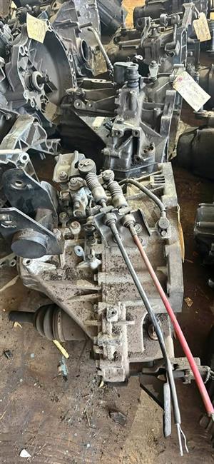 Kia Sedona 5 speed gearbox J3 2.9 Crdi