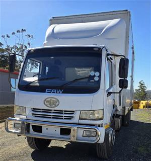 T945- 2020- FAW 15.180 FL VANBODY TRUCK