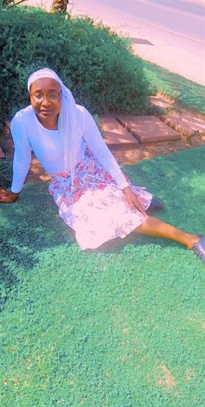 Excellent Zim caregiver, maid and nanny needs stay in or stay out position 