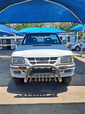 2003 ISUZU KB300 Double-Cab For Sale 