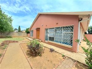 LOVELY FAMILY HOME AVAILABLE IN SONLANDPARK.