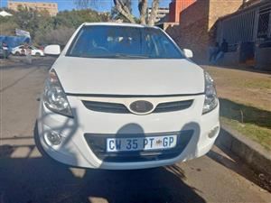 2011 Hyundai i20 1.4 Petrol, Manual, White, 83000kms,