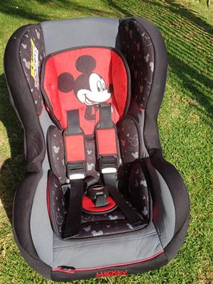 Disney Baby car seat (0-18kg)