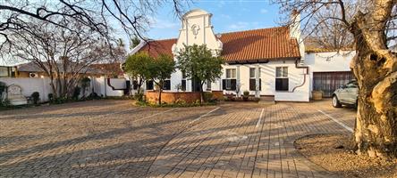Commercial property next to the N12
