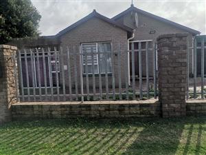 4 Bedroom house to rent in Saldanha.