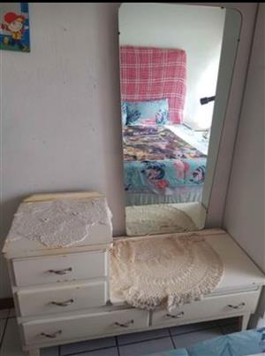 Dressing table with drawers n mirror 