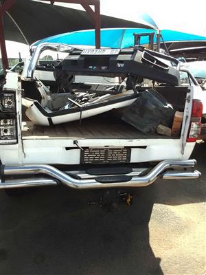 2015 Toyota Hilux D4D bakkie stripping for parts engine still running good
